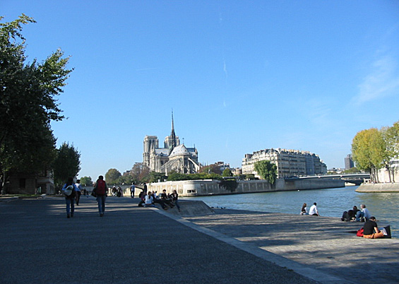 Source : http://www.shuttle-paris.com/fr/photos/photo-promenade-seine.htm