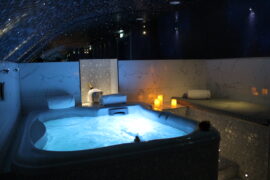 yacht jacuzzi paris