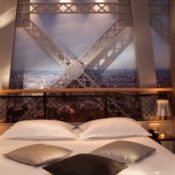Vue sur chambre tour Eiffel à l'hotel secret de paris